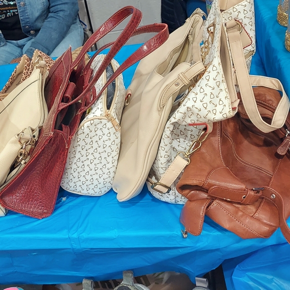 Meet your Posher, Sophia - Picture 3 of 5